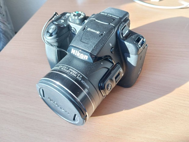 Nikon Coolpix B700