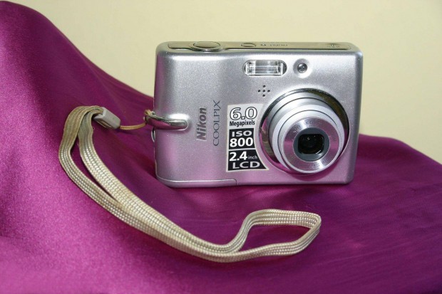 Nikon Coolpix L11 digitlis fnykpezgp, Pcsett
