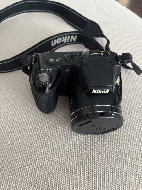 Nikon Coolpix L810 fényképezőgép, táskával