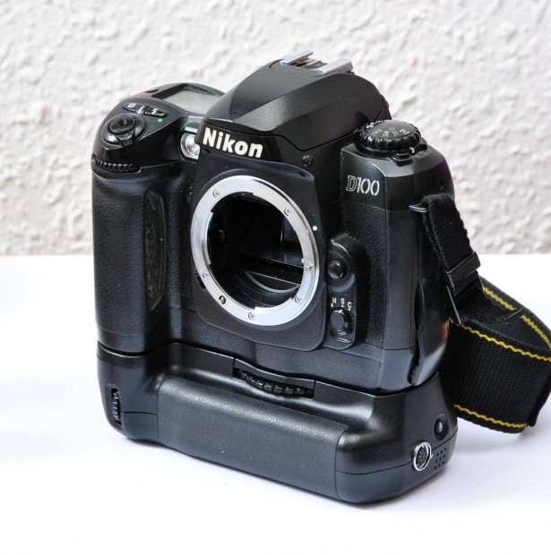 Nikon D100 DSLR vz