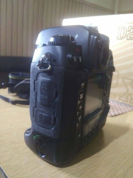 Nikon D2x + kit objektv