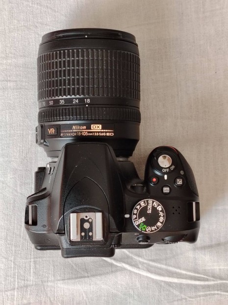 Nikon D3300 kamera 18-105 mm objektvvel, ingyen postval