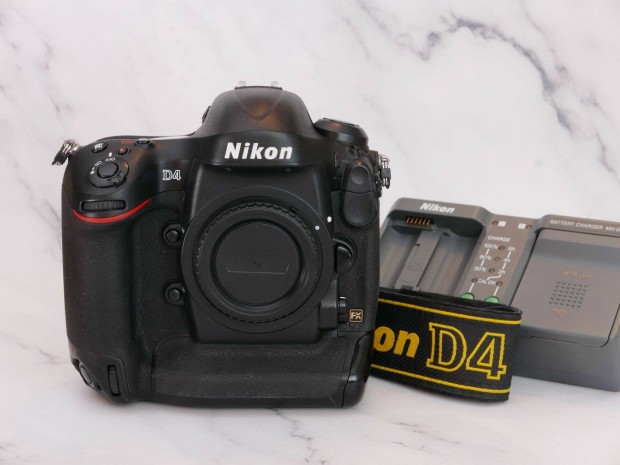 Nikon D4 - -