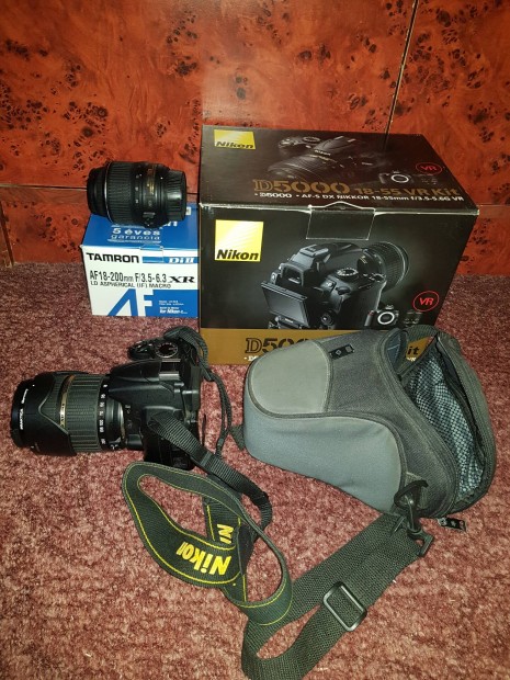 Nikon D5000 + 18-55 + 18-200
