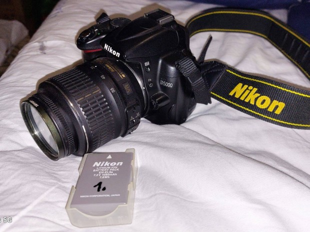 Nikon D5000 elad