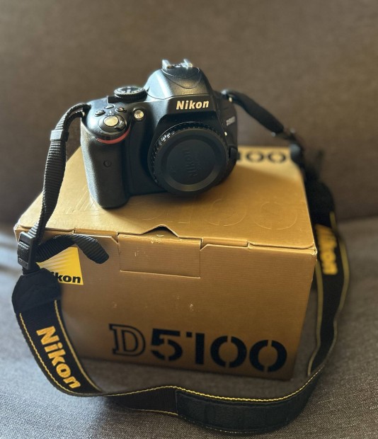 Nikon D5100 vz