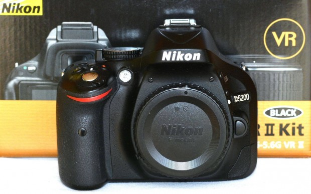 Nikon D5200 dobozban