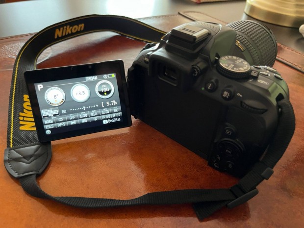 Nikon D5300 + AF-S 18-140 VR objektv