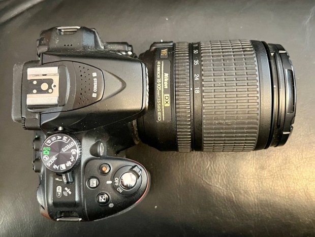 Nikon D5300 objektvekkel, tartozkokkal