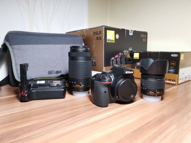 Nikon D5300 objektvekkel s kiegsztkkel