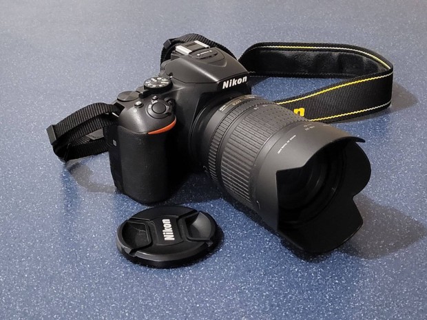 Nikon D5600 + 18-105 objektív 3000 expó