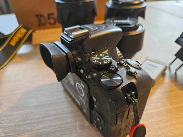 Nikon D5600 teljes szett elad !