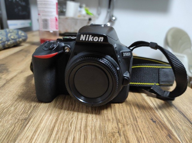 Nikon D5600 vz