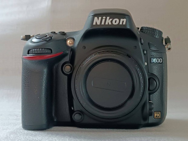 Nikon D600 vz