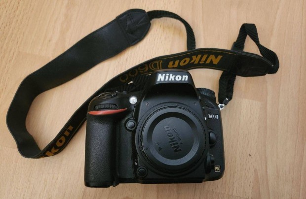 Nikon D600 vz, szksg esetn 70-300mmes objektvvel