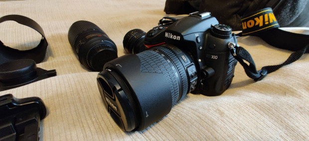 Nikon D7000, Nikkor 18-105 VR, 70-300 VR, 50 1.8 D + Lowepro Pro Messe