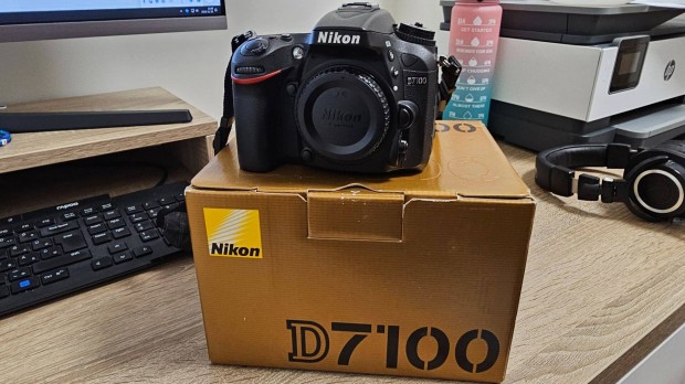 Nikon D7100 (9.223 expo), plusz sok egyb kiegszt