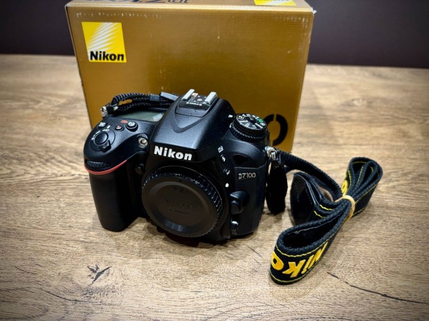 Nikon D7100 félprofi DSLR, 9164 expoval!