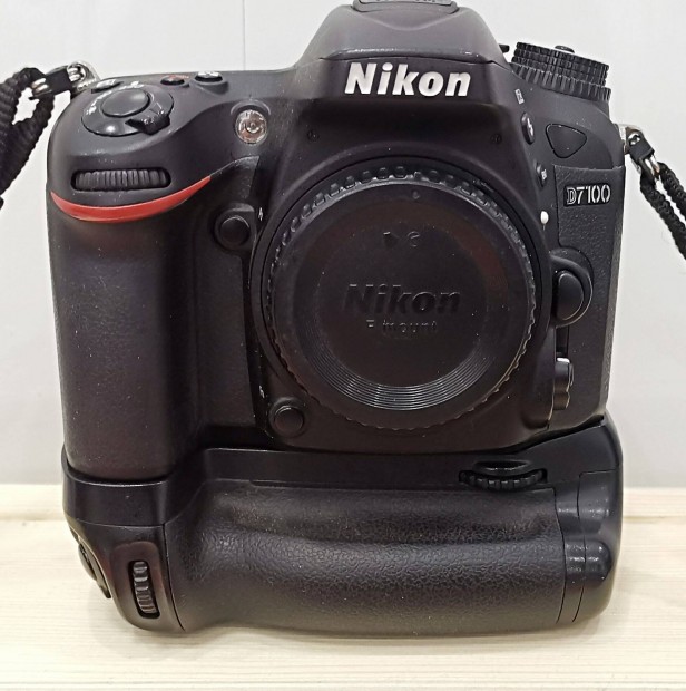 Nikon D7100 vz + portr markolattal