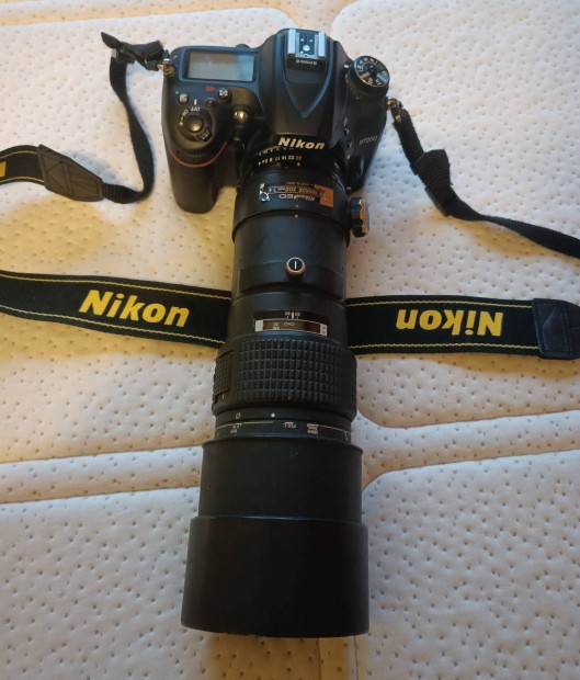 Nikon D7200 objektivvel.