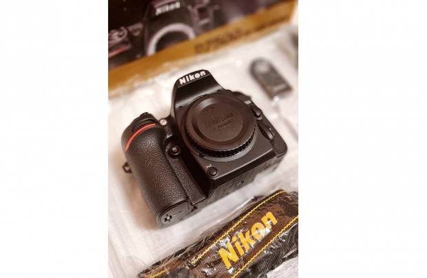 Nikon D7500 DSLR vz flis dobozos j llapot 1860 expo