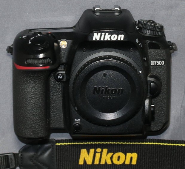 Nikon D7500 dobozban