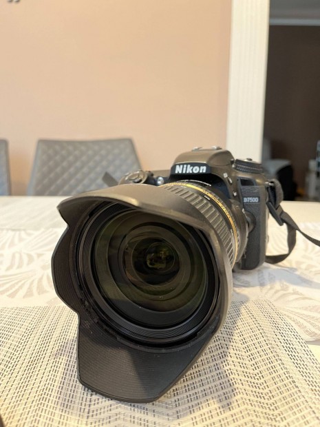 Nikon D7500 fnykpez gp (+ rengeteg tartozk)