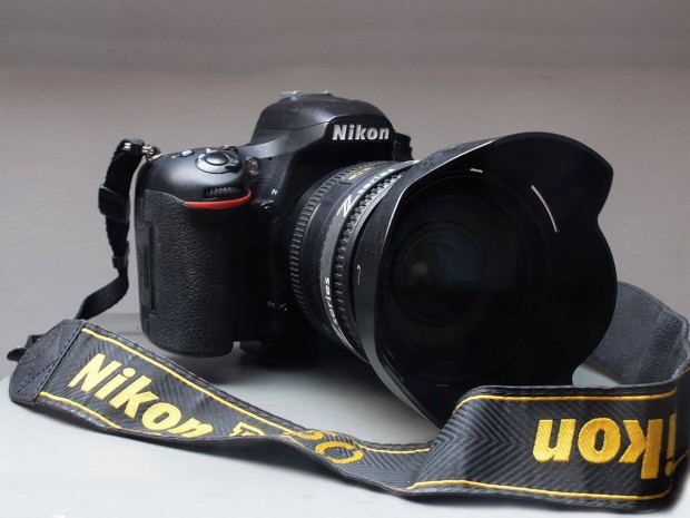 Nikon D750 24-120 f 4 Nikkor objektvvel, portrmarkolattal elad