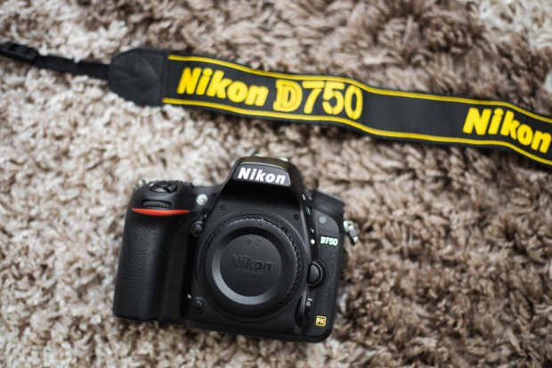 Nikon D750 (7 ezer expo)