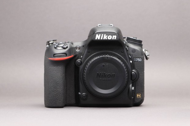 Nikon D750 vz 4895 exp / Fnyrtk