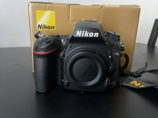 Nikon D750 vz