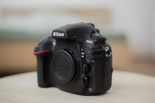 Nikon D800 (10 ezer expo)