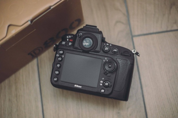 Nikon D800 (9 ezer expo)