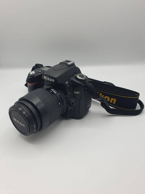 Nikon D90 Fnykpezgp + AF Nikkor 35-80 mm ojbektv