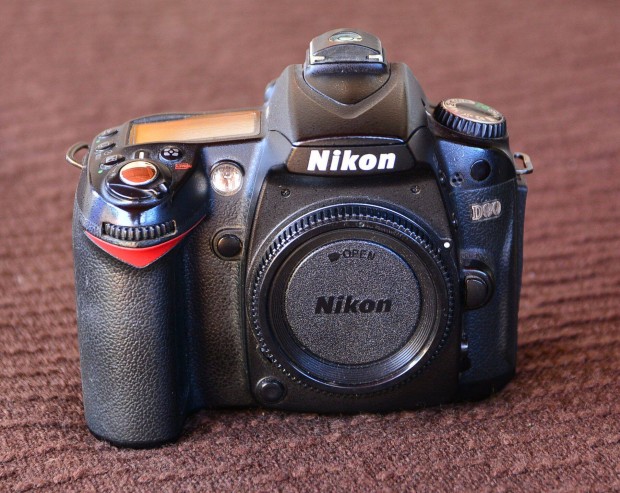 Nikon D90 hibs elad