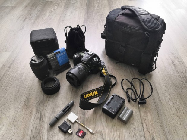 Nikon D90 vz s objektv + Sigma objektv + tska s kiegsztk 