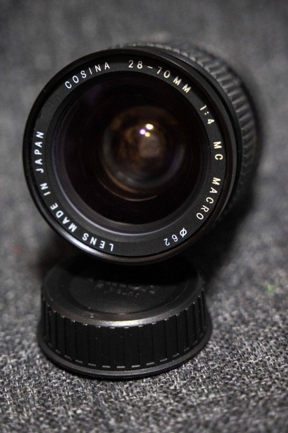 Nikon E / F Cosina 28-70 f4 zoomobjektv MC Macro