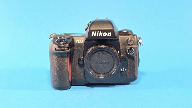 Nikon F100 fényképezőgép váz