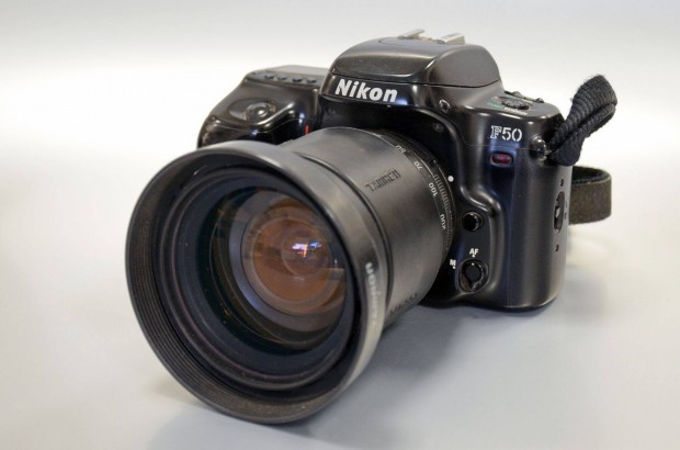 Nikon F50 + Tamron 28-200mm + Sunpak B3600 DX