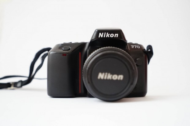 Nikon F70 35mm tükörreflexes analóg fényképezőgép