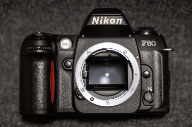 Nikon F80s analg vz