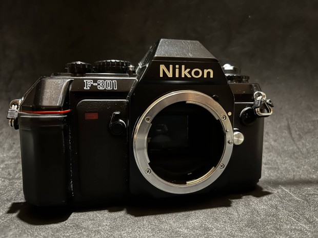 Nikon F-301, F-401s vzak