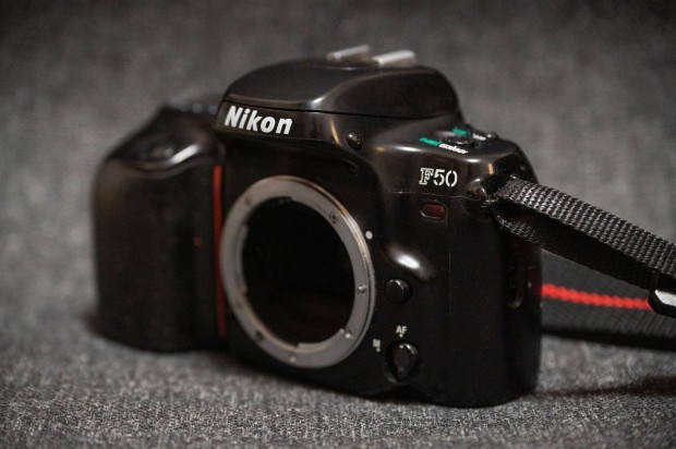 Nikon F-50 analóg váz