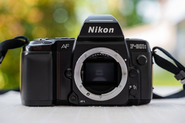 Nikon F-801s analg vz (gyjti llapot)