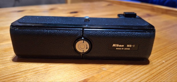 Nikon MB-1 Akkumultor Egysg 