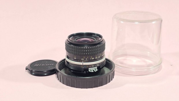 Nikon Nikkor 2.8/35mm objektív ai 35mm
