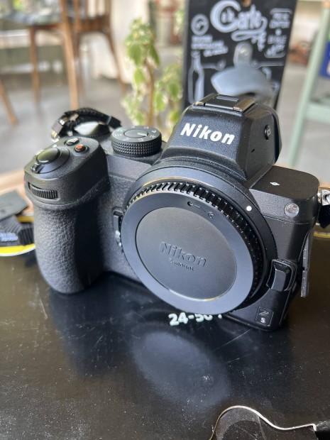 Nikon Z5 MILC