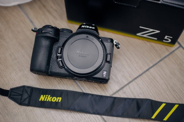 Nikon Z5 (657 expo)