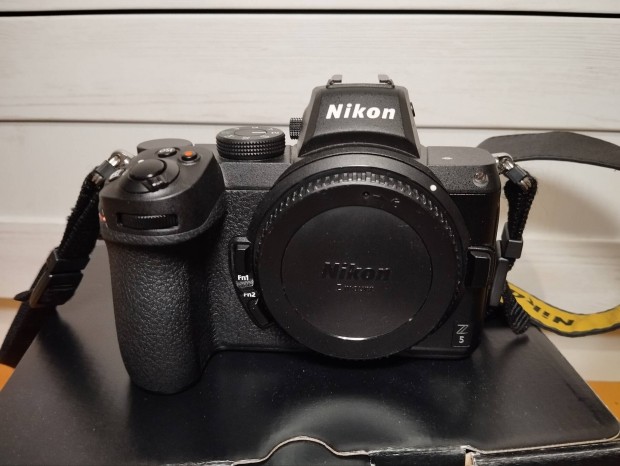 Nikon Z5 (angol men)