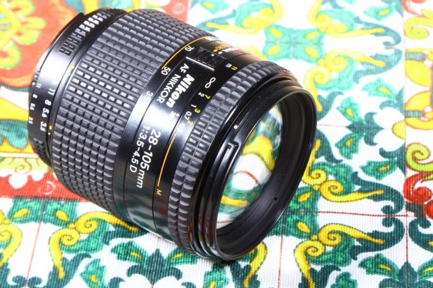 Nikon af nikkor 28-105mm 3.5-4.5 D objektív